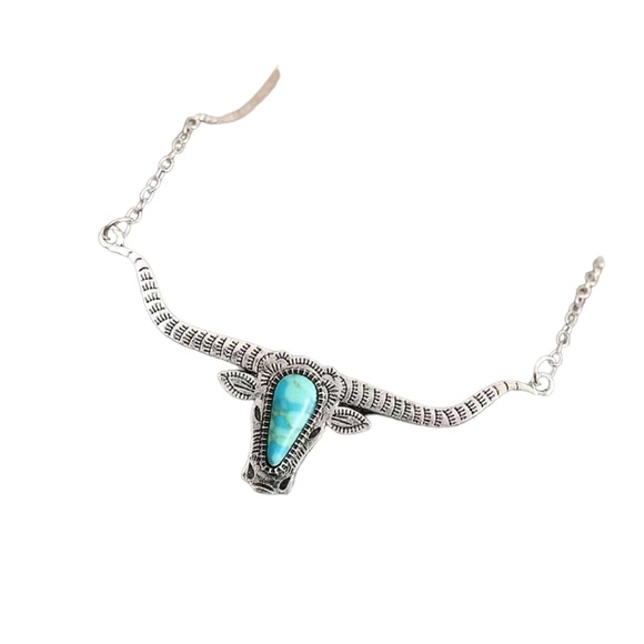 Bullhead Western Style Silver and Turquoise Necklace - Picture 3 of 5